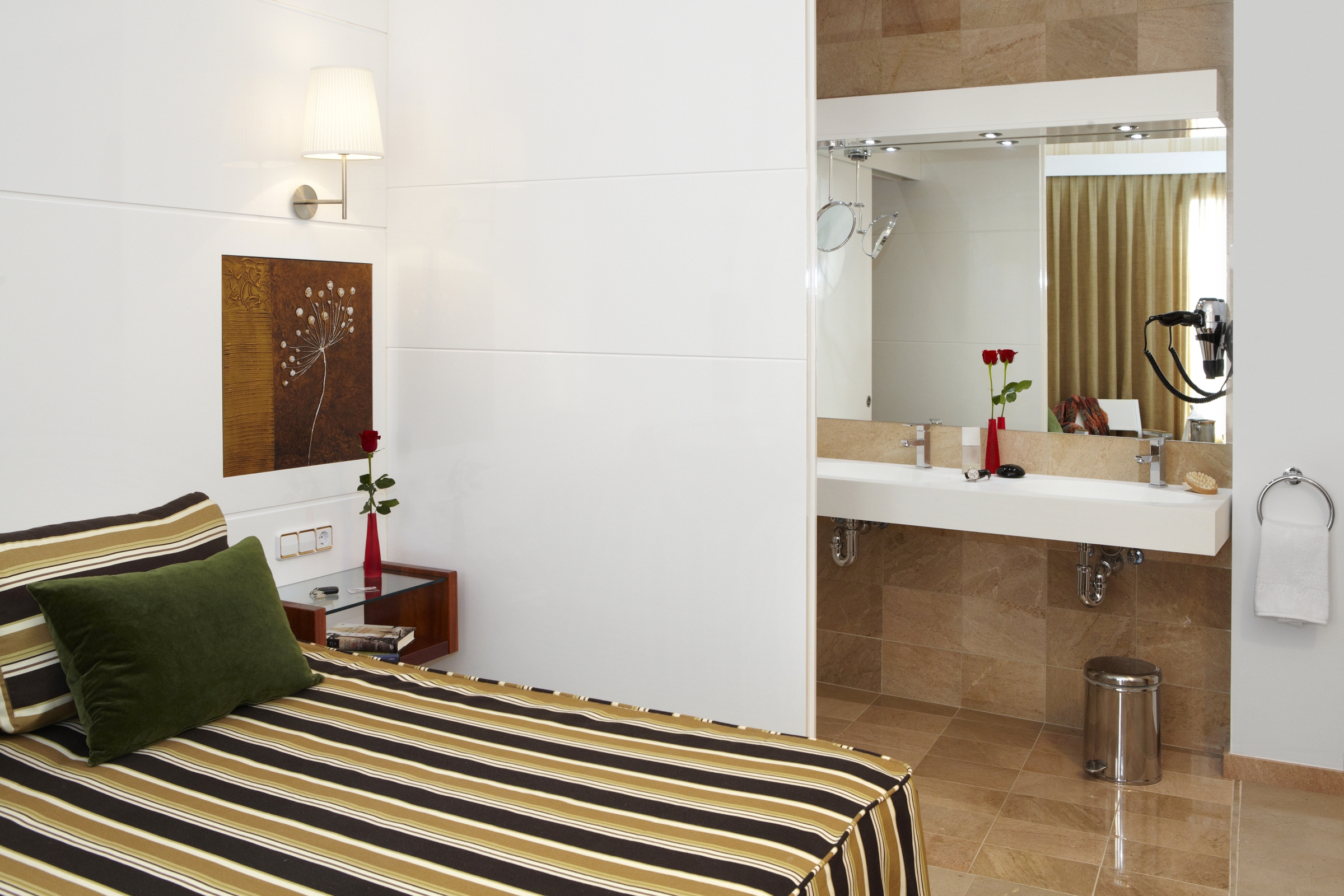Hotel Porto Cristo - 4 HRS star hotel in El Port de la Selva (Catalonia)