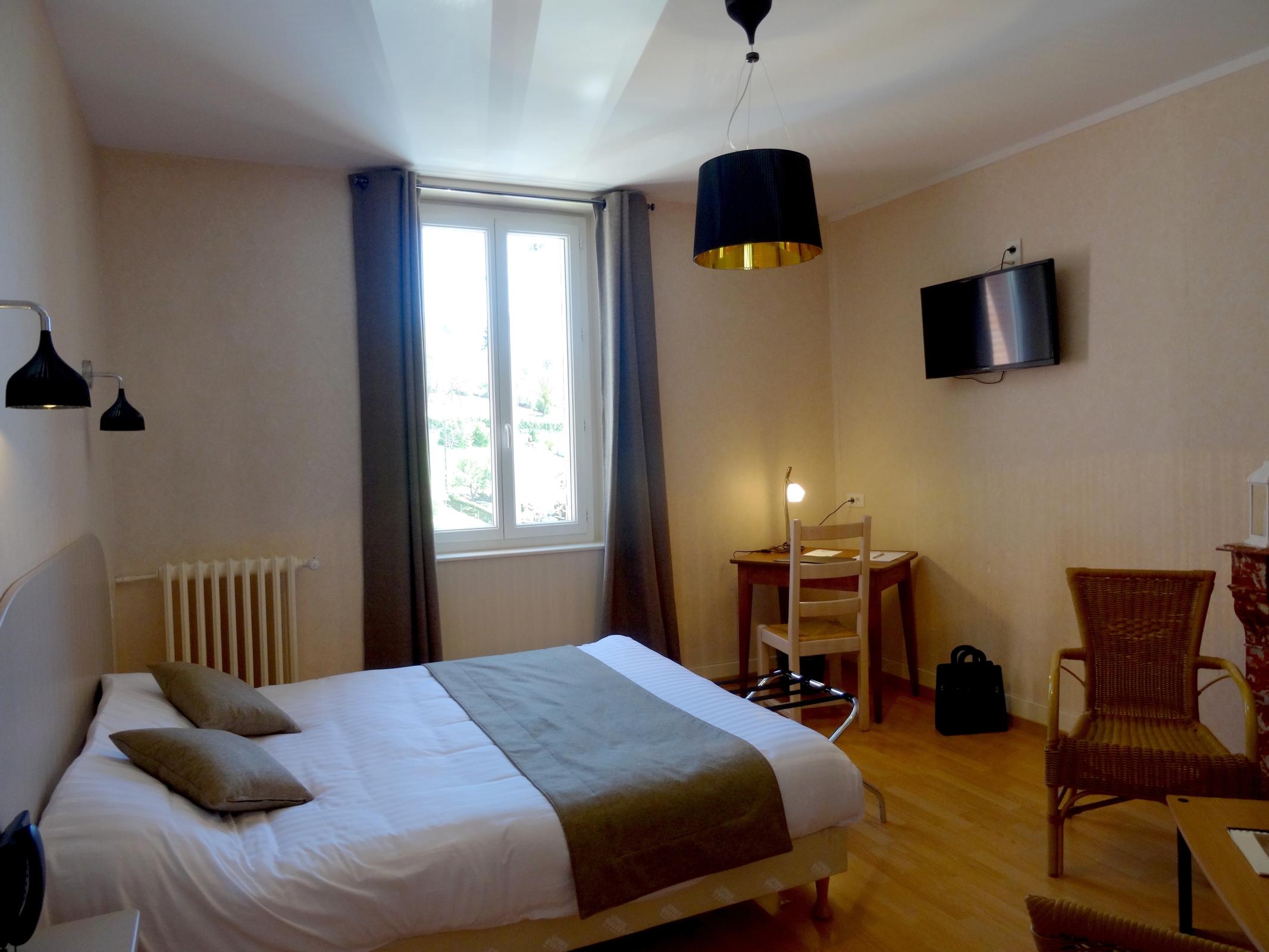 hotel de la Poste - Saint-Just-en-Chevalet chez HRS avec services gratuits