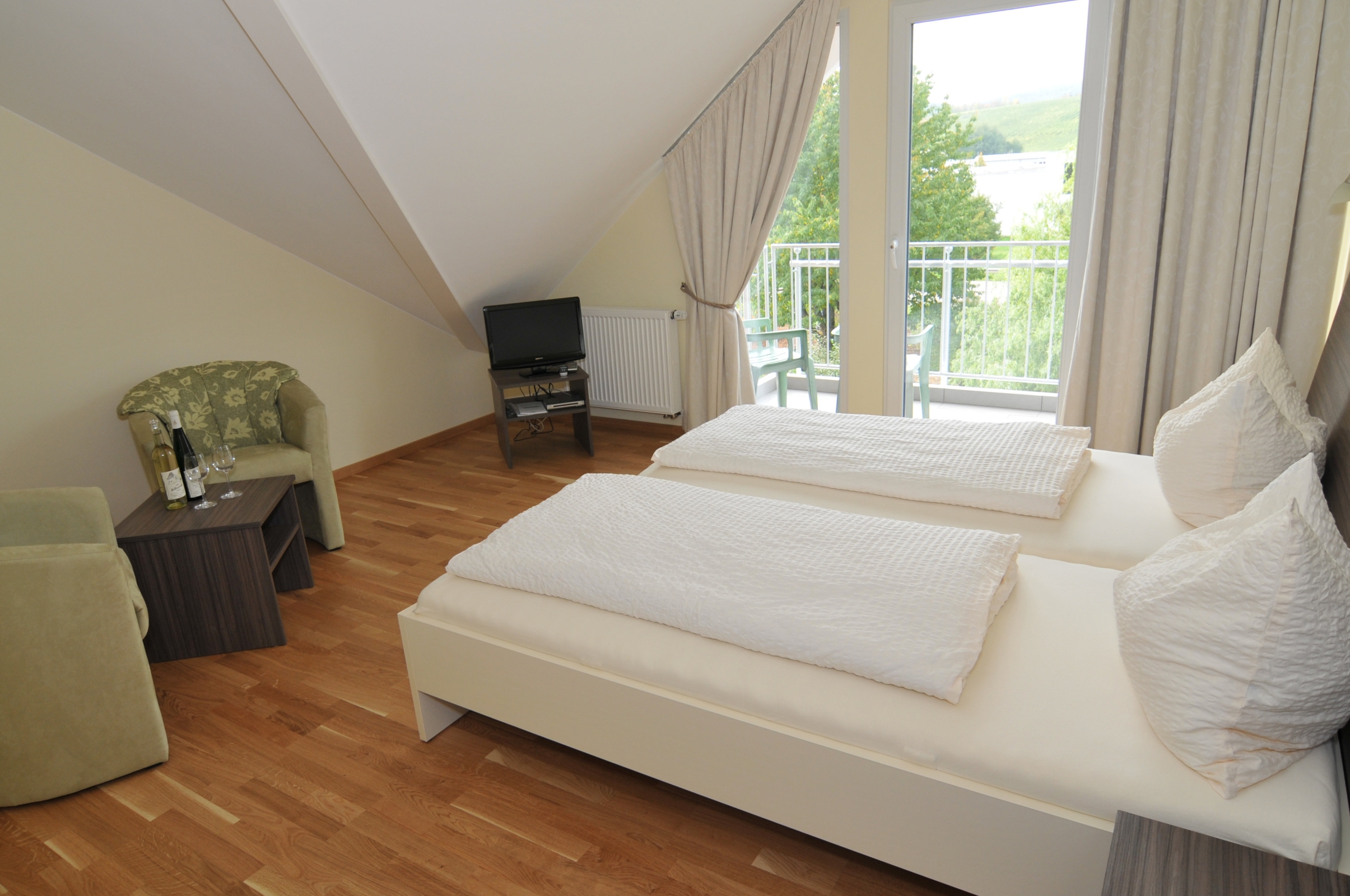Hotel Wein im Turm Gästehaus Pia Schmitt in Longuich bei HRS günstig buchen Hotel Wein im Turm Gästehaus Pia Schmitt in Longuich bei HRS günstig buchen