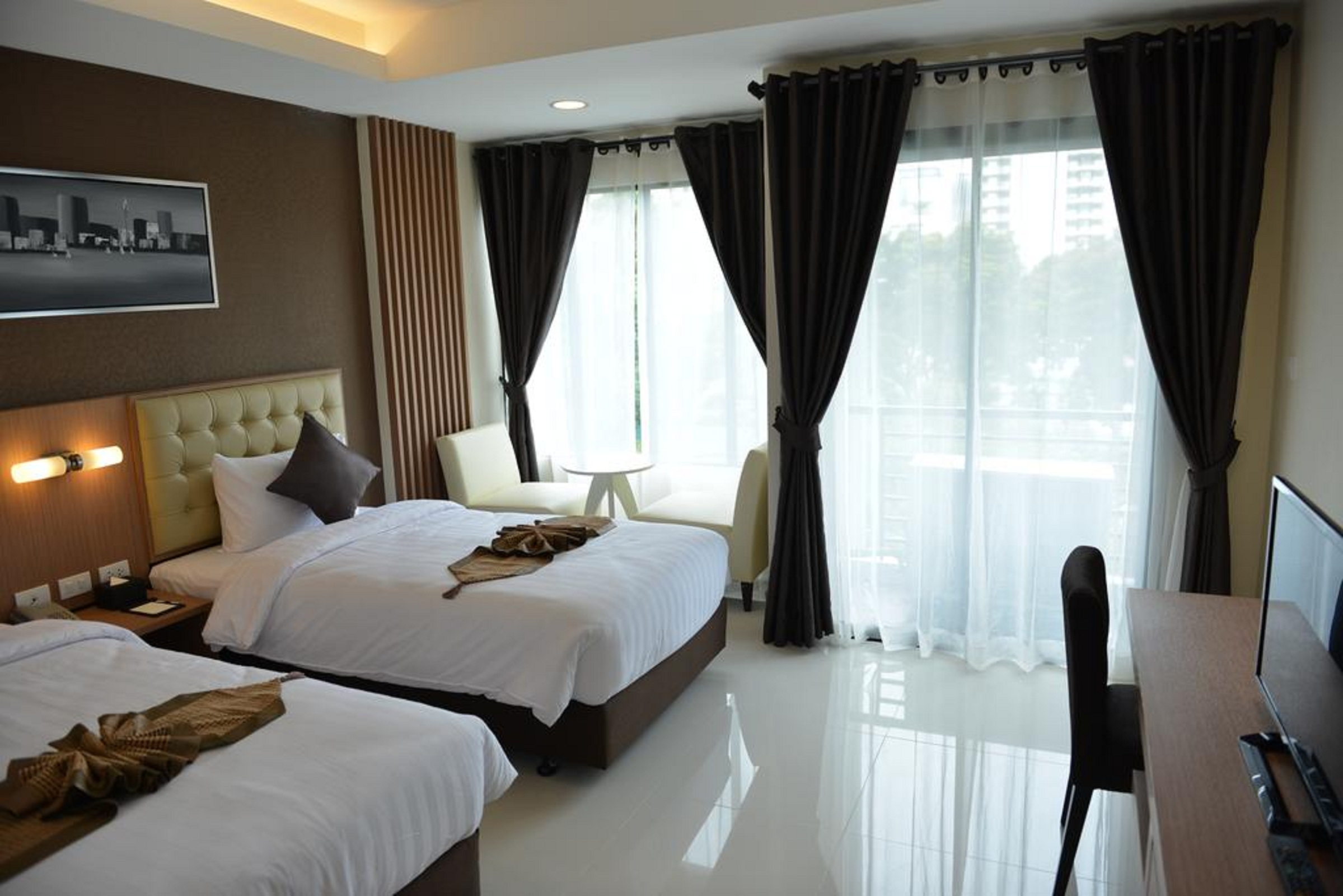 Picnic Hotel Rangnam Bkk - 4 HRS star hotel in Bangkok (Bangkok