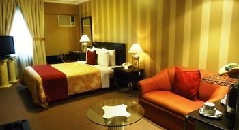 Leon de Oro Inn & Suites (Lima)