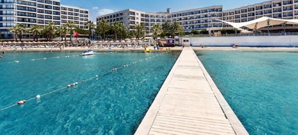 Hotel Tusan Beach Resort (Kusadasi)