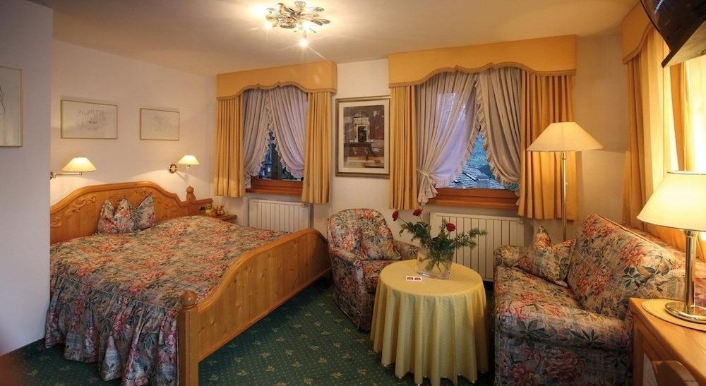Hotel Garni Criss (Corvara in Badia)