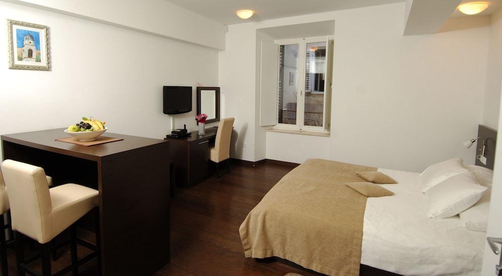 Hotel Celenga Apartments with free offsite parking (Dubrovnik)