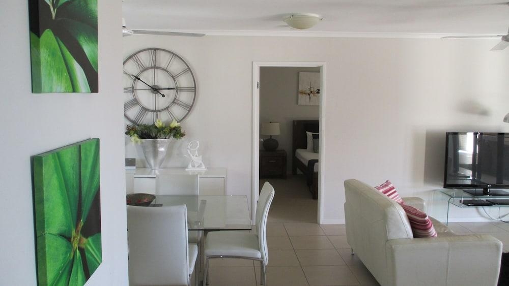 Hotel Edge Apartments Cairns 4 HRS star hotel in Edge Hill (State of