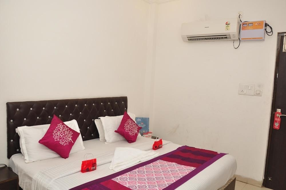 OYO 1605 Hotel Axis Inn (Amritsar)