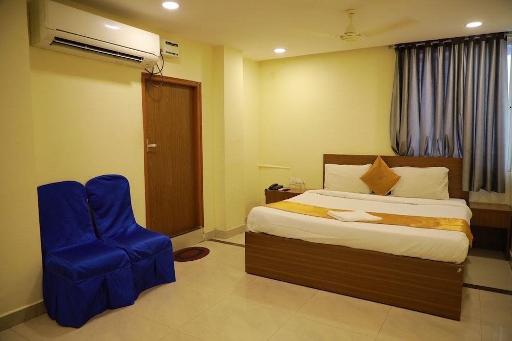 Hotel Nakshatra Grand (Upal)