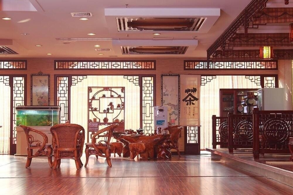 Jinhua Hotel (Dalian)