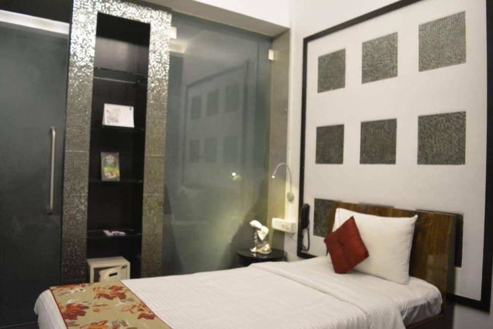 Hotel Eskay Resorts (Mumbai / Bombay)