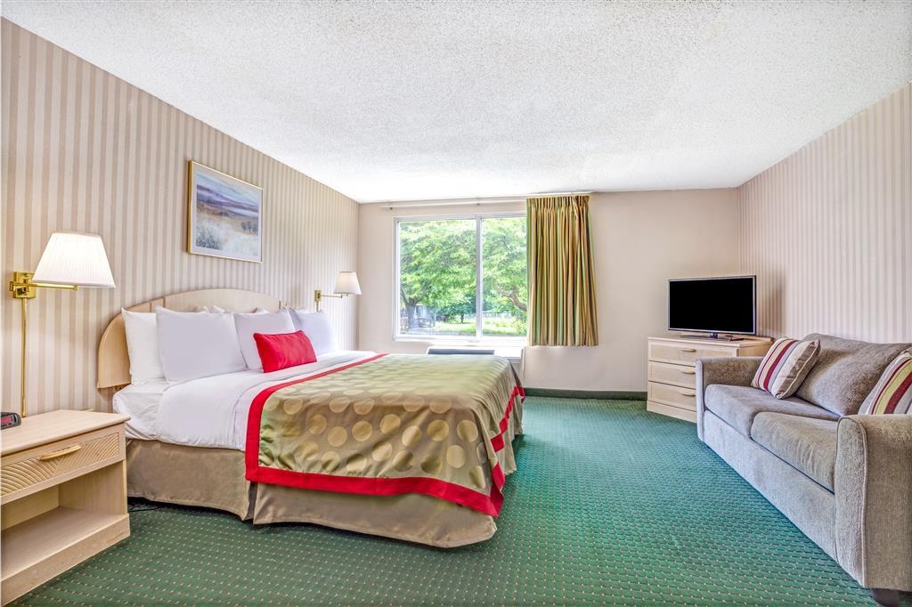 Hotel Quality Suites Atlanta Airport East (Forest Park)