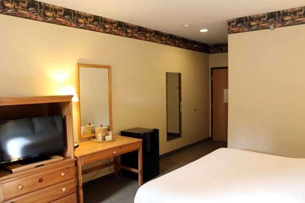 PELLSTON LODGE MAGNUSON HOTEL in Pellston (Michigan) HRS