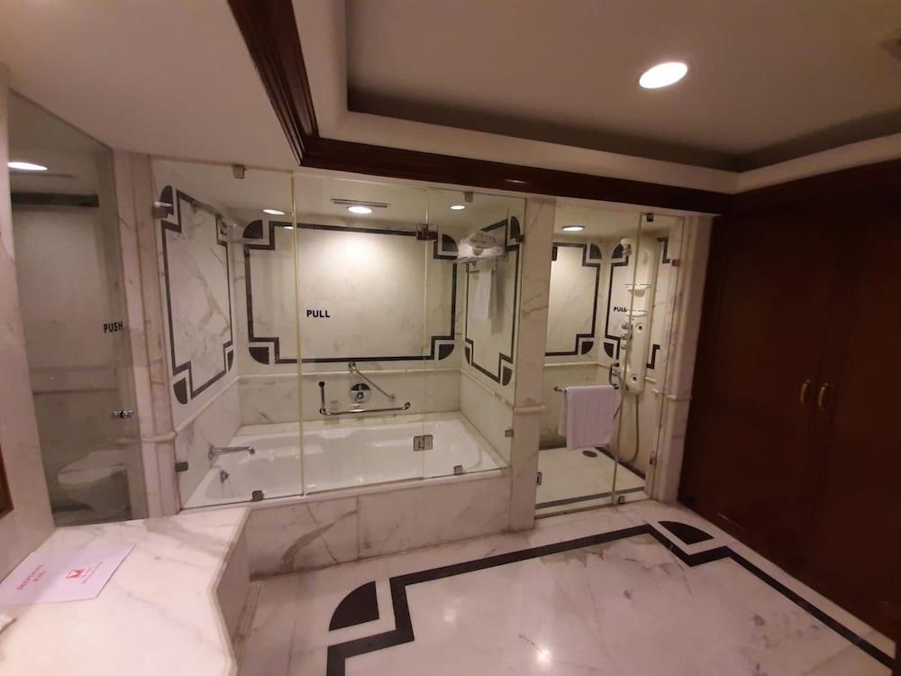 Hotel Mountview (Chandigarh                         )