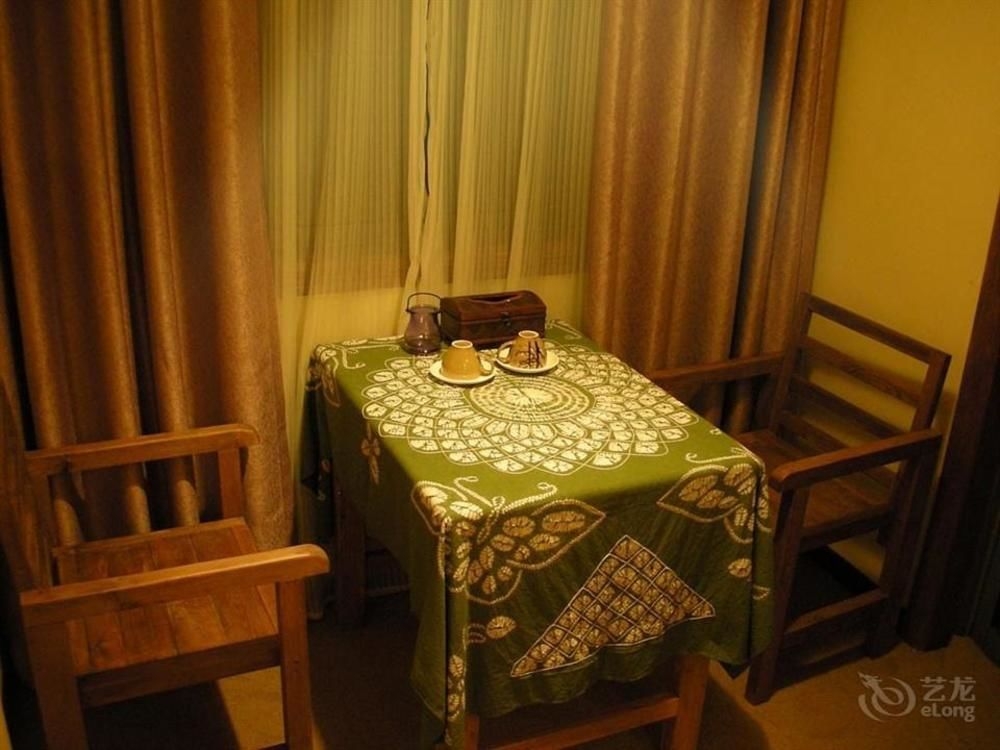 Jiabainong Hostel (Huangshan)