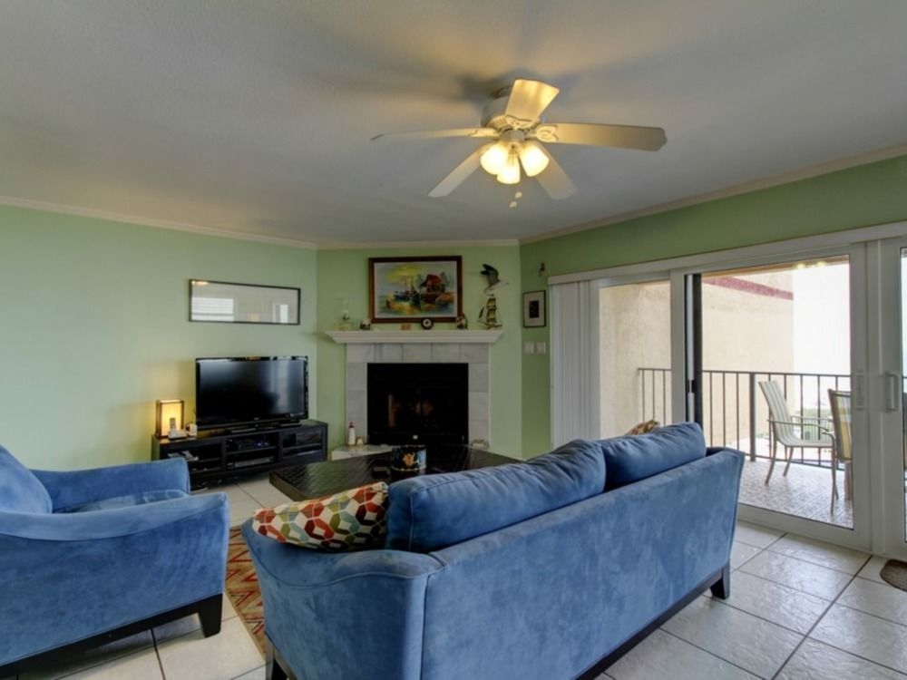 Hotel Gulf Breeze Condo by RedAwning (Indian Shores)