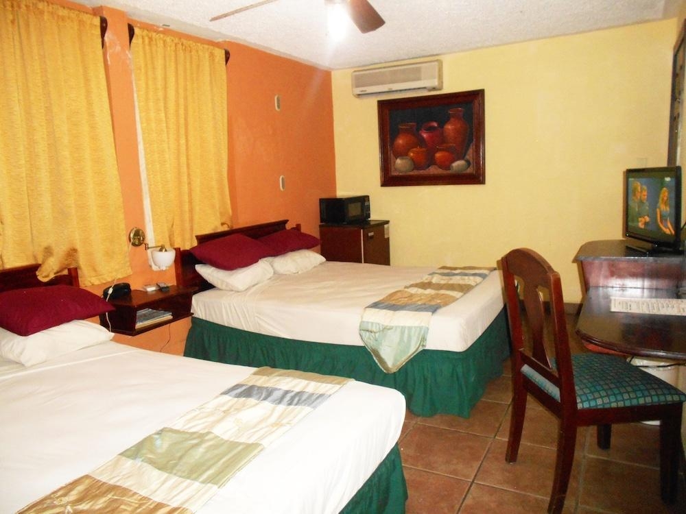 Hotel Suites Los Jicaros (San Pedro Sula)