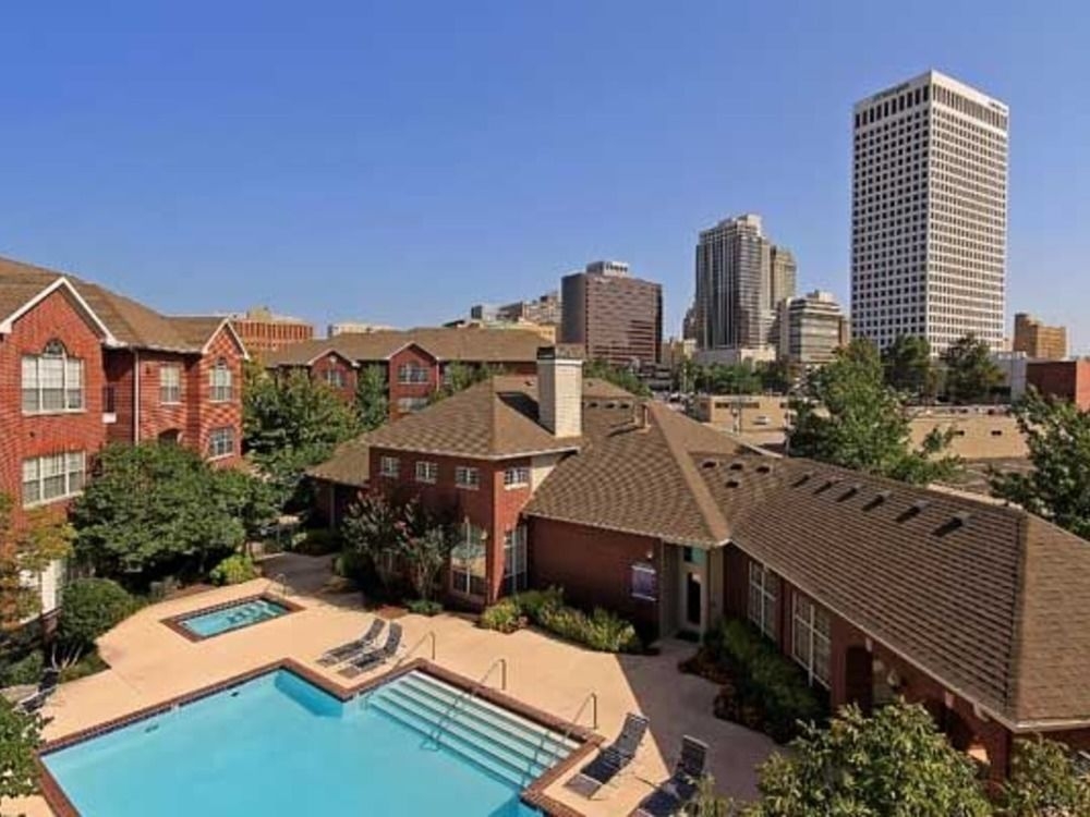 Hotel Downtown Tulsa Luxury 2 Bedroom Apartment by RedAwning 3 HRS