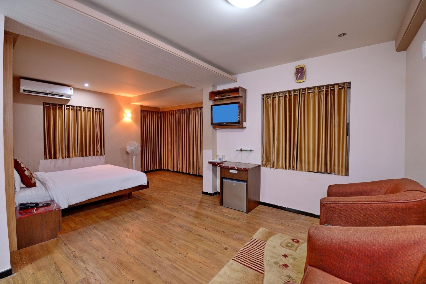 Hotel Gold Coast Beach Resort (Puri                               )