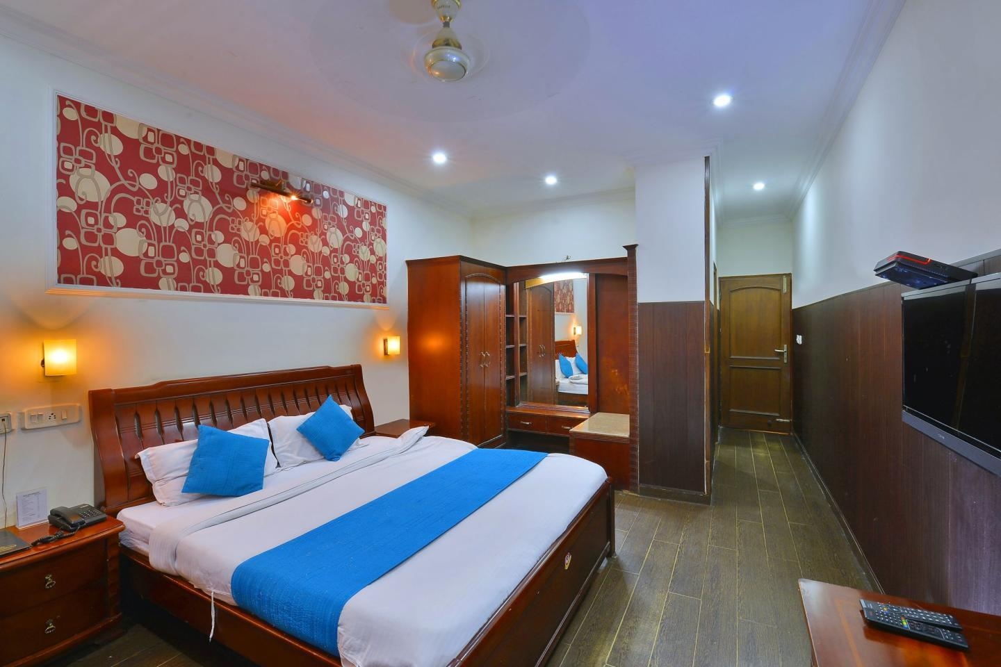 Hotel Shiraaz 2 Panchkula (Chandigarh                         )