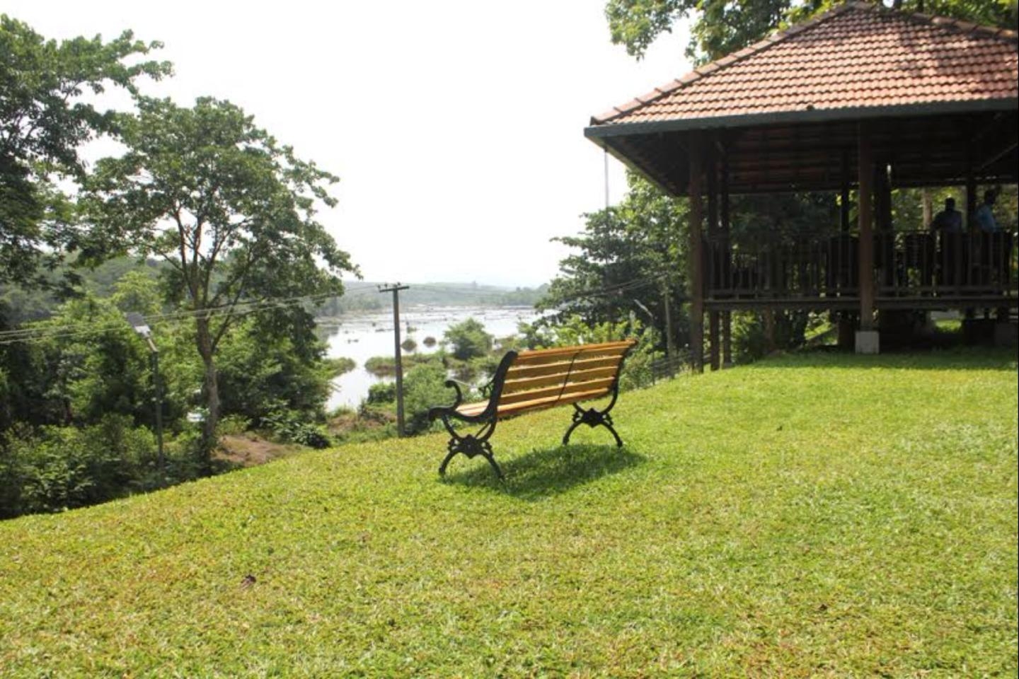 Hotel Whispering Waters Resort and Spa 4 HRS star hotel in Perumpāvūr