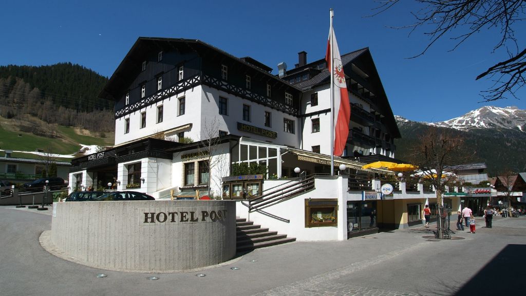 Post-Sankt_Anton_am_Arlberg-Aussenansich