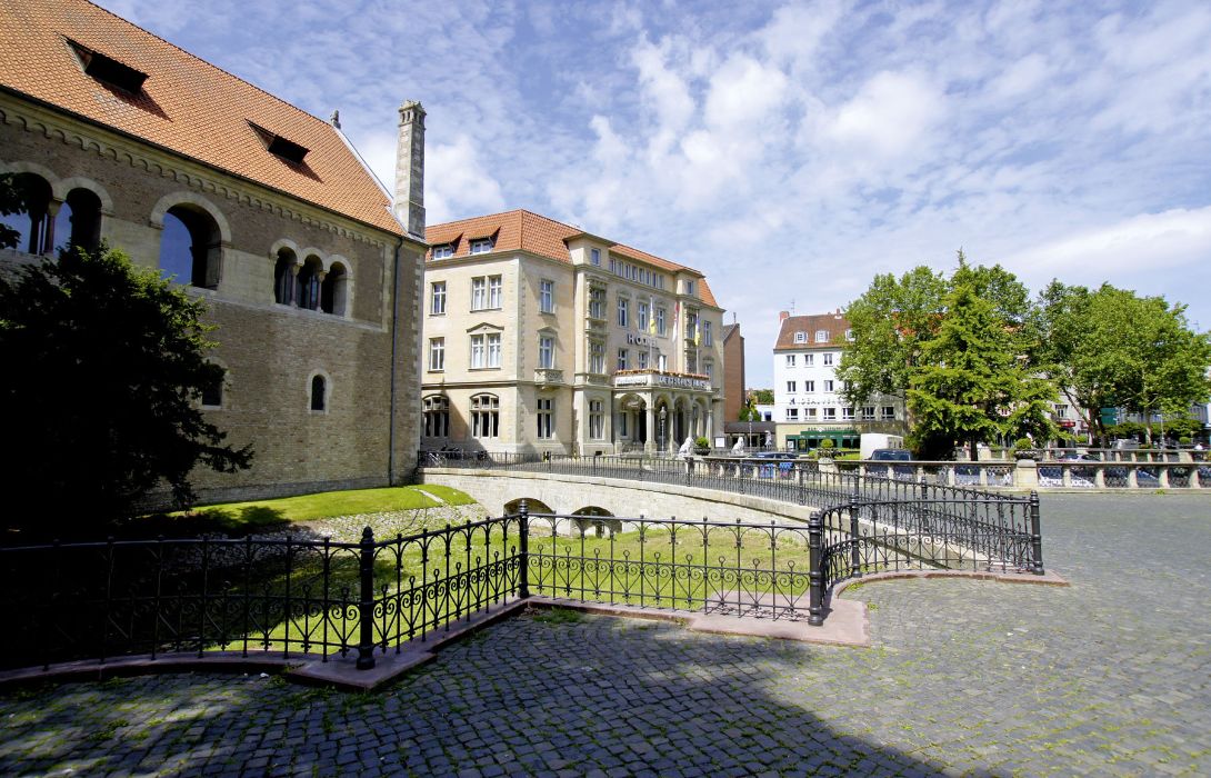 Hotel Deutsches Haus Braunschweig Great Prices At Hotel Info