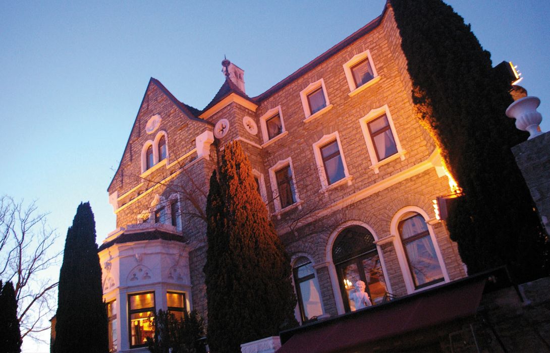 Hotel Schloss Steinburg Wurzburg Great Prices At Hotel Info