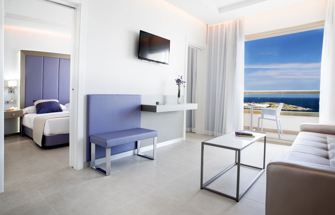 Hotel Torre Del Mar - Platja d'en Bossa, Sant Josep de sa Talaia – Great  prices at HOTEL INFO