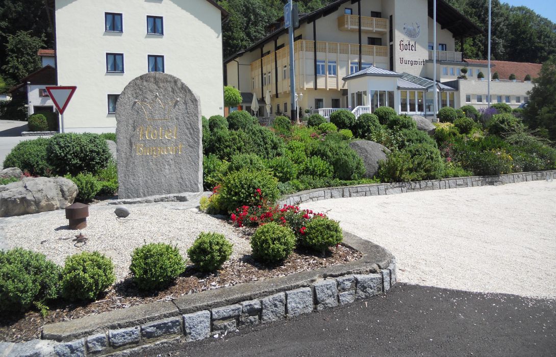 hotel burgwirt deggendorf great prices at hotel info