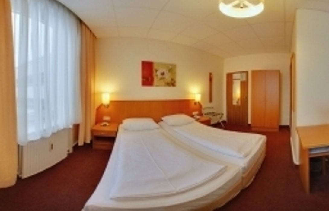 Hotel Residence am Hauptbahnhof - Hamburg – Great prices at HOTEL INFO