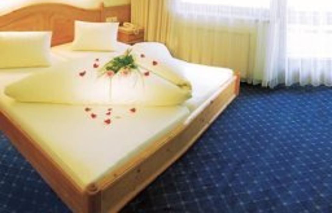 Hotel Rose - Mayrhofen – Great prices at HOTEL INFO
