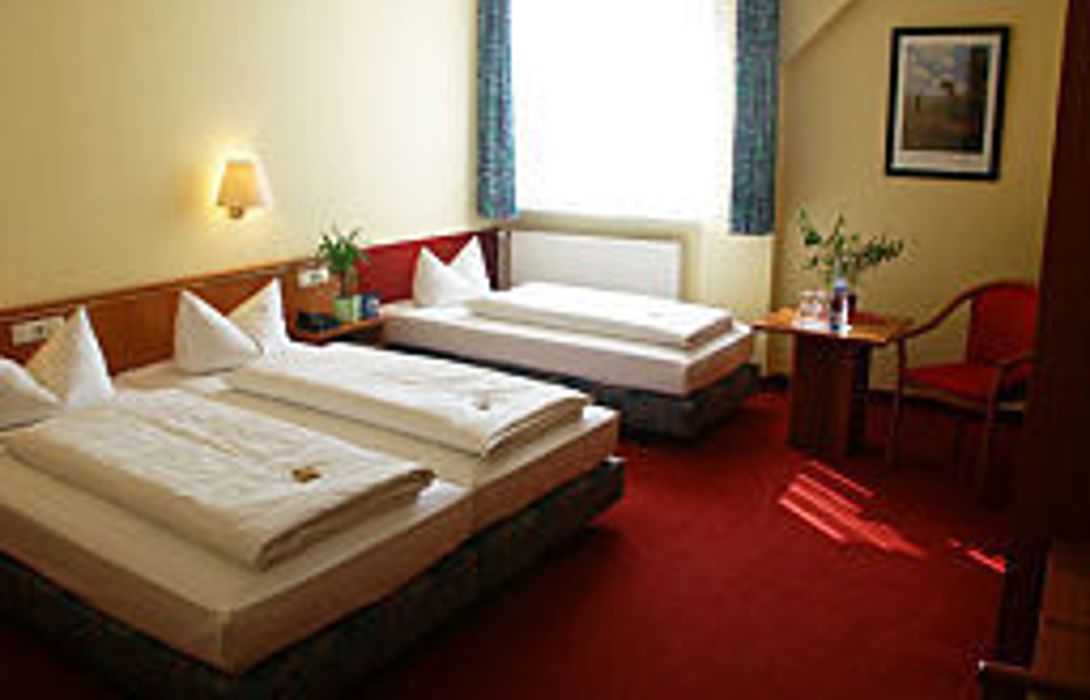 Hotel Berliner Ring - Bamberg – Great prices at HOTEL INFO