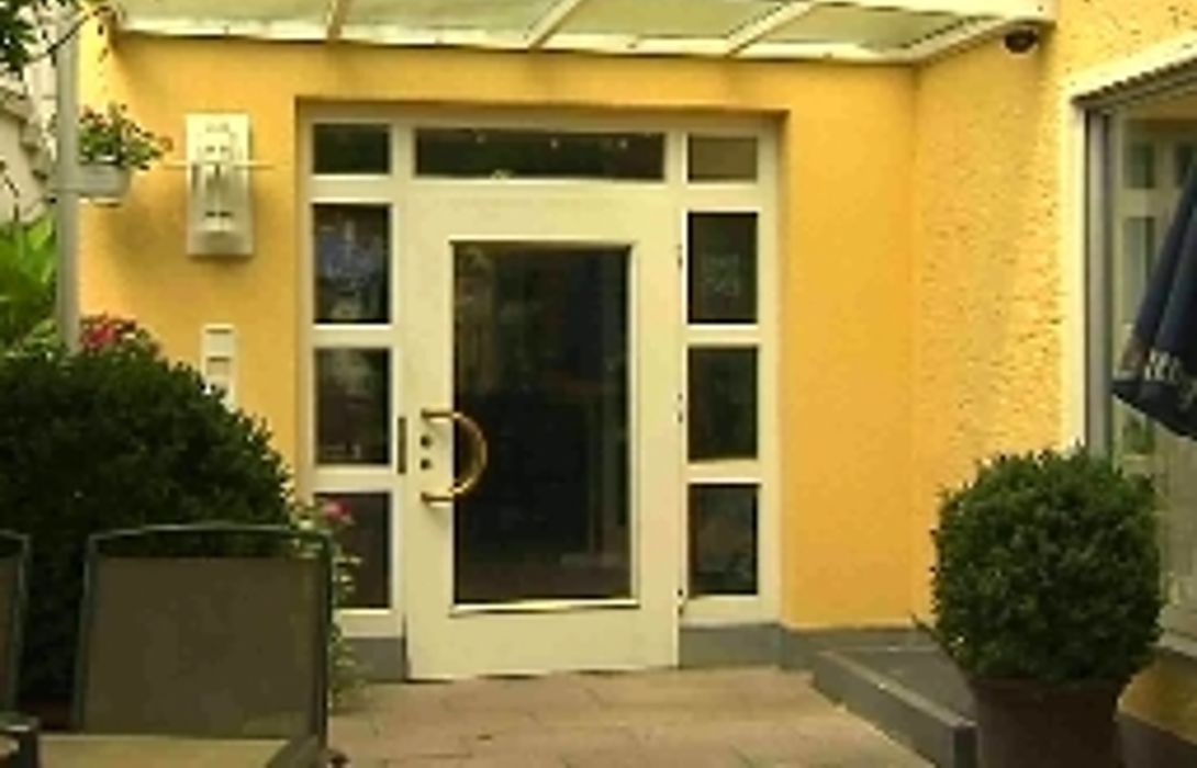 Hotel Goldene Uhr in Ravensburg – HOTEL DE