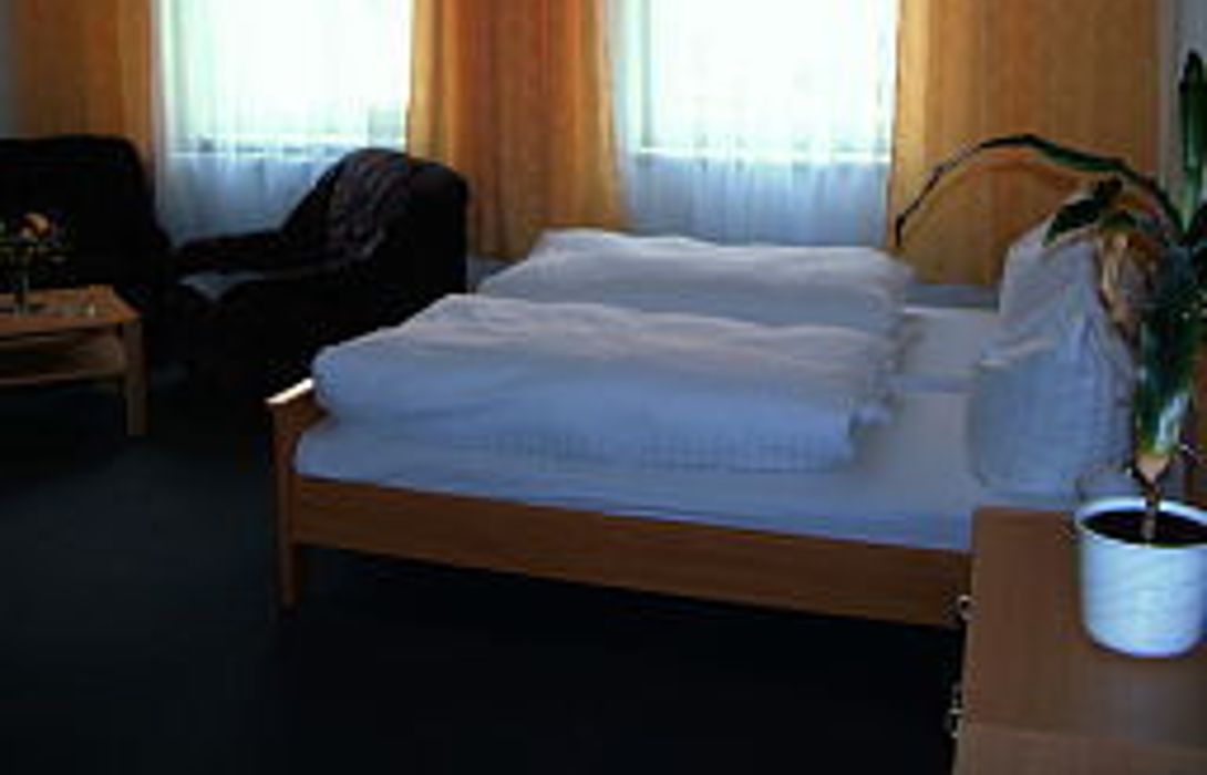 Hotel Zum Goldenen Lowen In Merseburg Hotel De