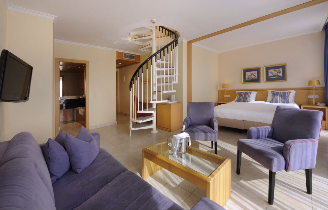 Van Der Valk Hotel Barcarola In Sant Feliu De Guixols Hotel De