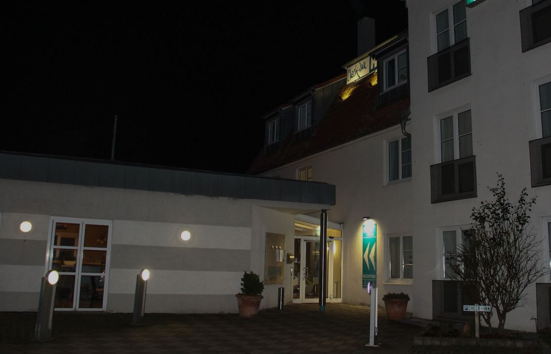 Check Inn In Merseburg Hotel De