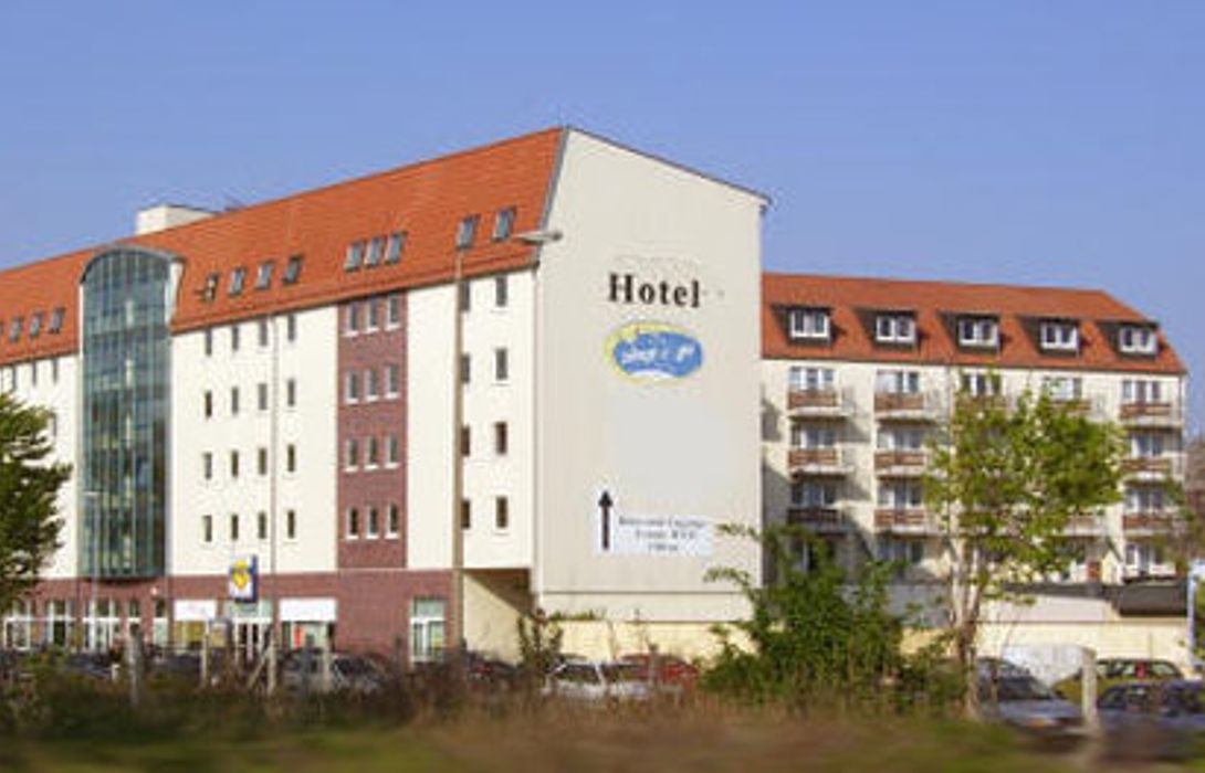 Hotel Sleep Go Magdeburg Great Prices At Hotel Info
