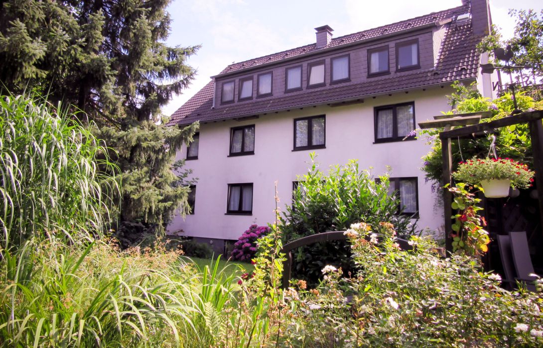 Hotel Zur Flora Essen Great Prices At Hotel Info