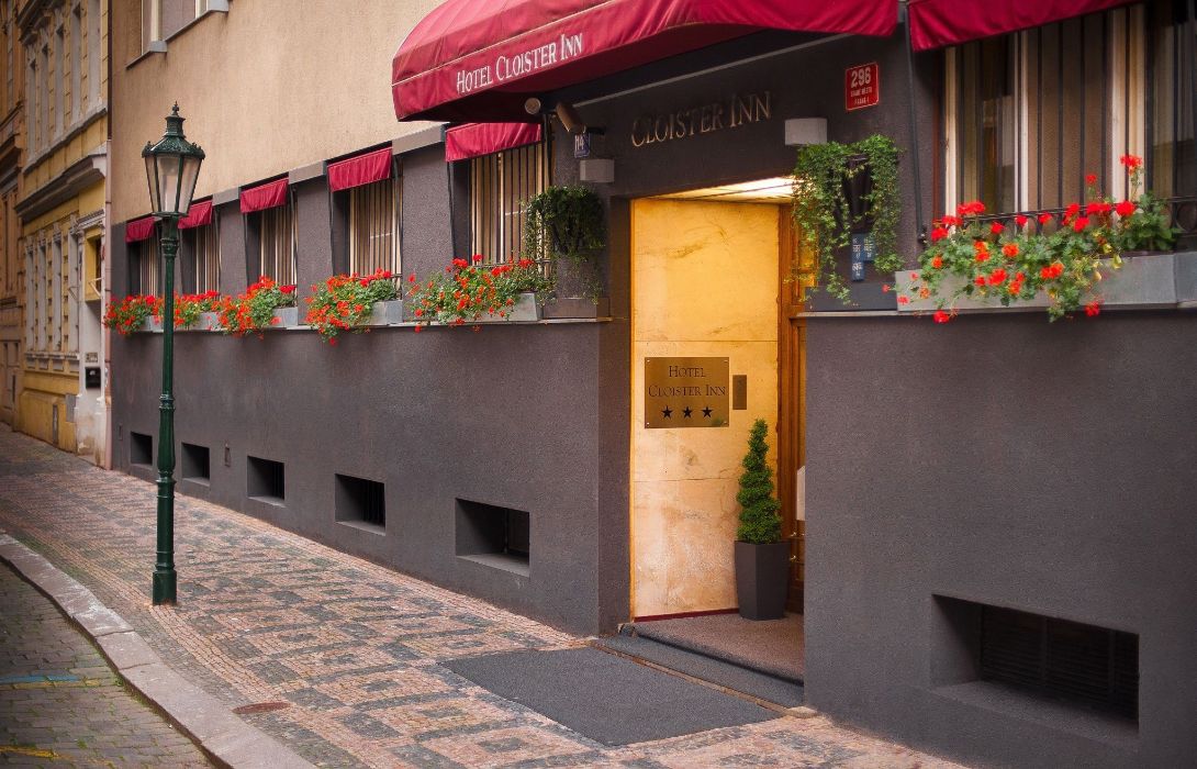 Cloister Inn In Prag Hotel De