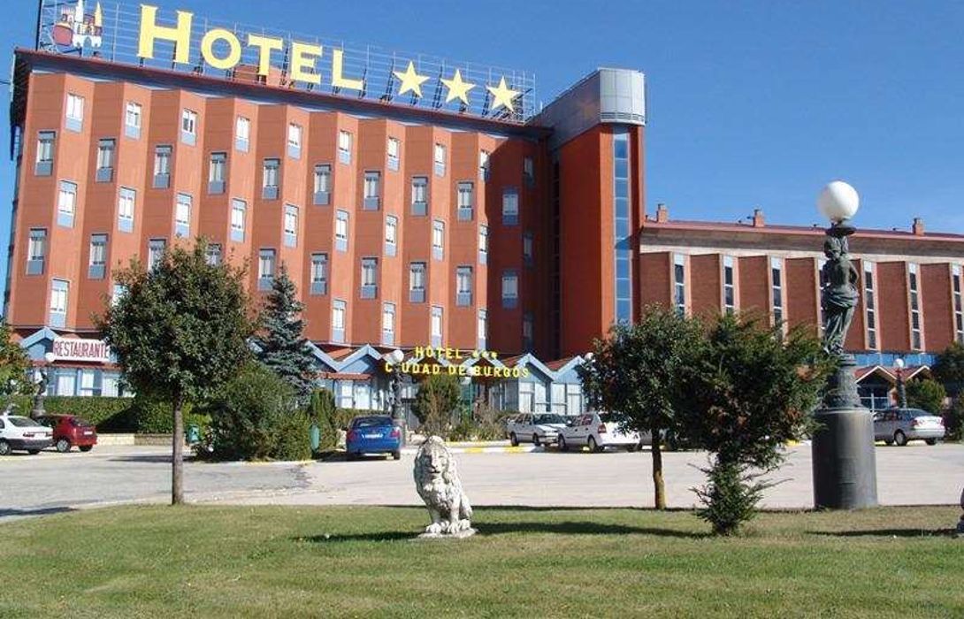 Hotel Ciudad De Burgos In Rubena Hotel De