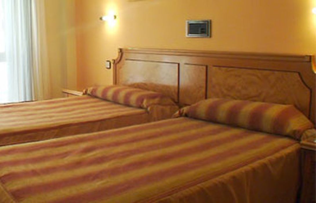 Hotel Hotel El Principe En Zaragoza Hotel De