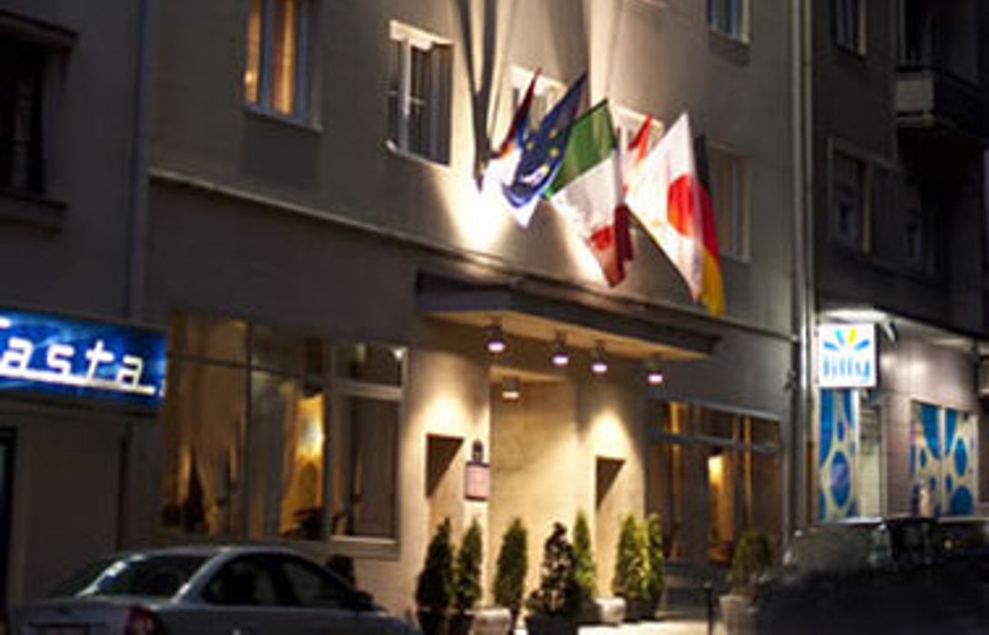 Queen's Astoria Design Hotel - Belgrade – Great prices at HOTEL INFO