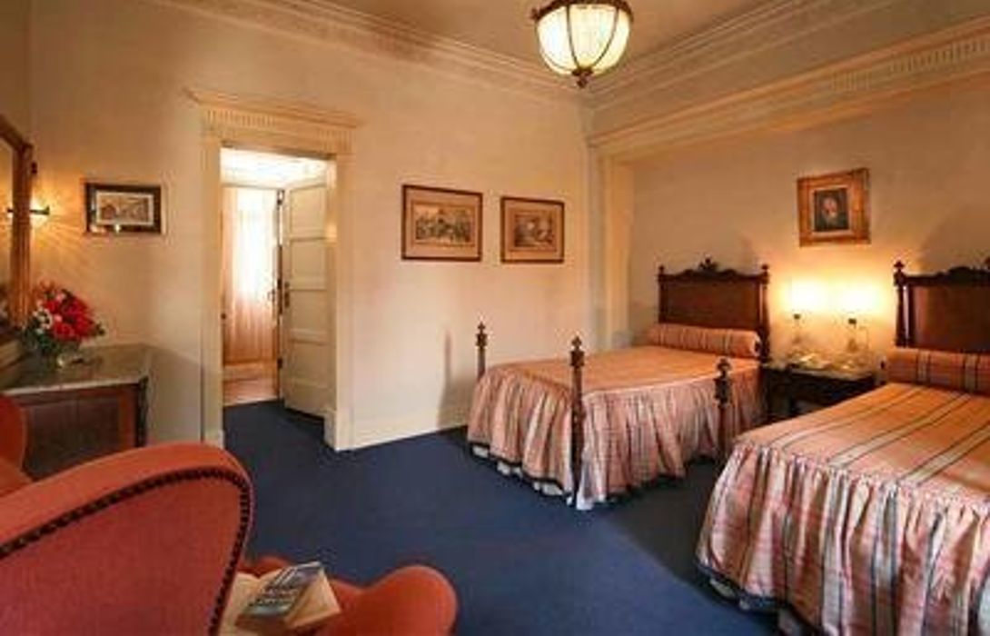 Hotel Pergola Guest House In Cascais Hotel De