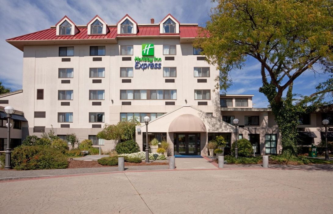 Holiday Inn Express Boston Waltham Great Prices At Hotel Info