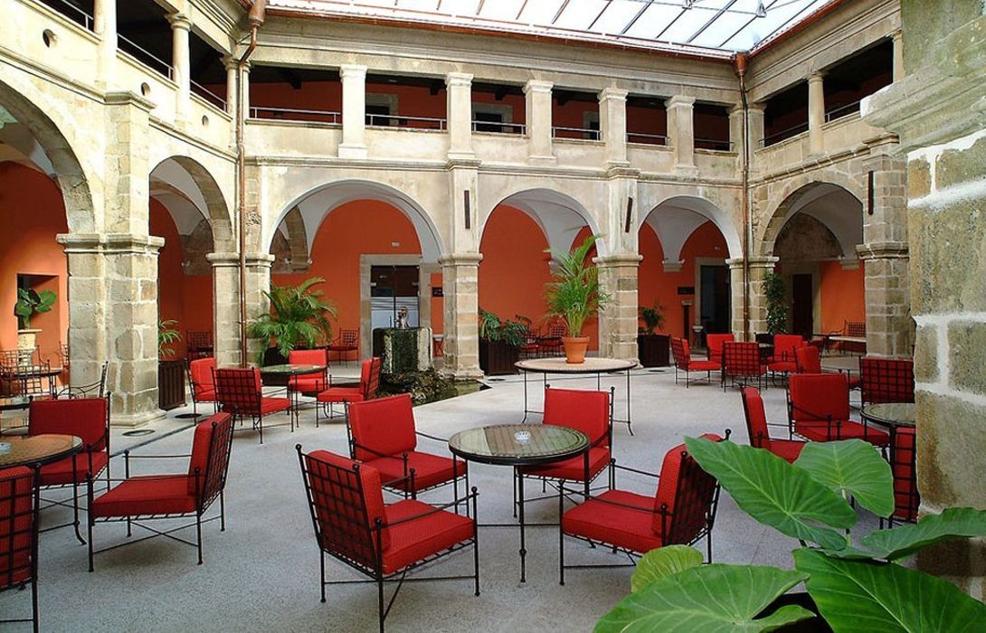 Patio De Comidas Real Plaza Trujillo Hotel Hotel Izan Trujillo Hotel De