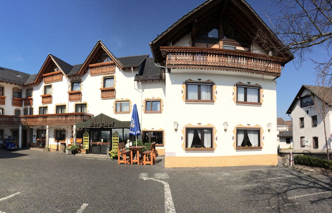 Hotel Berghof in Berghausen – HOTEL DE