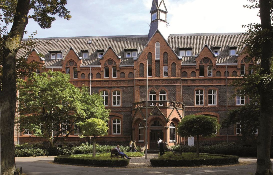 Hotel Mutterhaus Dusseldorf Great Prices At Hotel Info