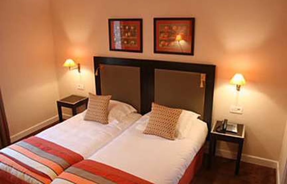 Hotel Villa Brunel Paris Great Prices At Hotel Info - 