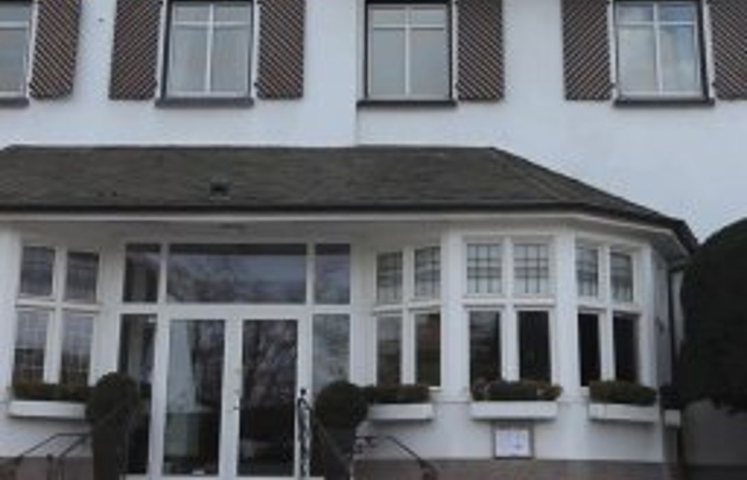 Hotel Litzbruck Dusseldorf Great Prices At Hotel Info