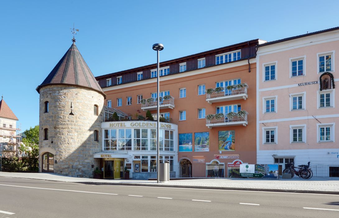 Hotel Goldene Rose in Bruneck – HOTEL DE