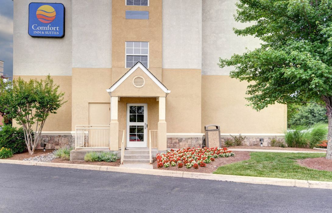 Comfort Inn And Suites Airport Dulles Ga Sterling Great Prices